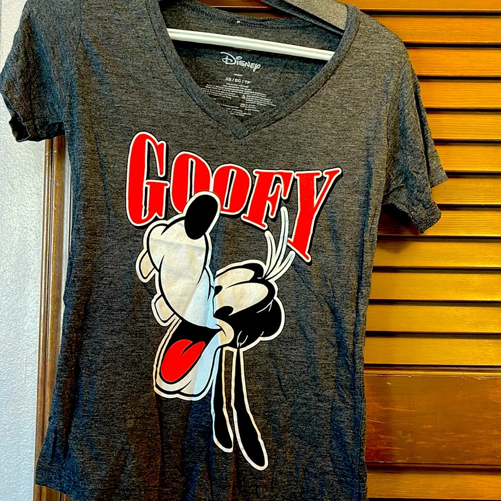 Goofy tshirt Disney XS Might Fine